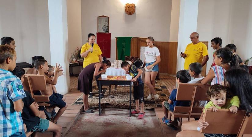Gyermeknapok a beregszászi református roma gyülekezetben - „Én vagyok az élet kenyere…”