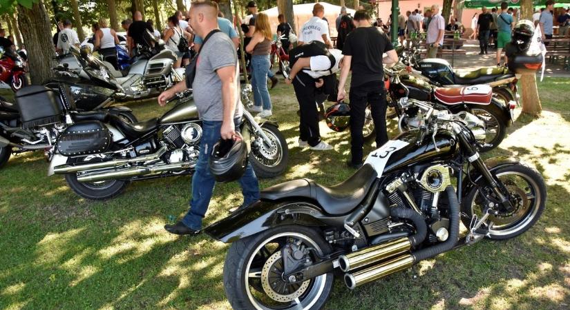 Mókus vitte a showt a motoros találkozón Lébényben - XXL galéria, videó