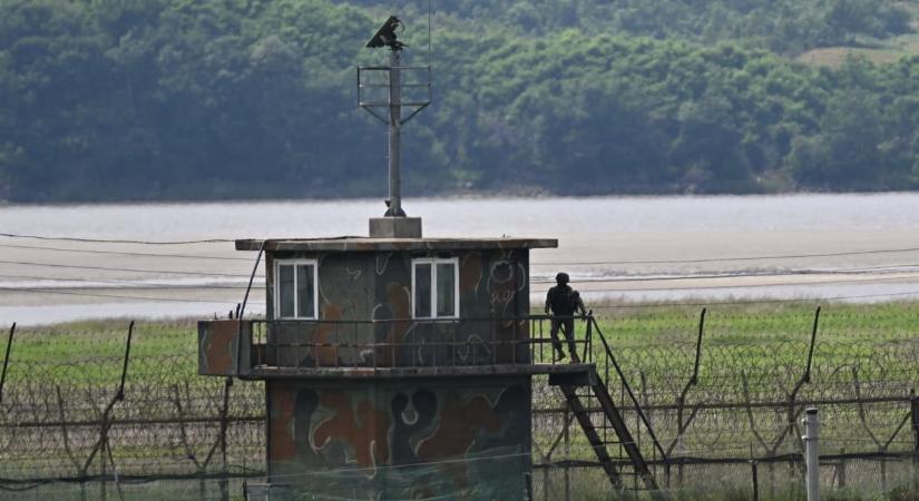 Észak-Korea elkezdte leszerelni a határ menti hangszóróit