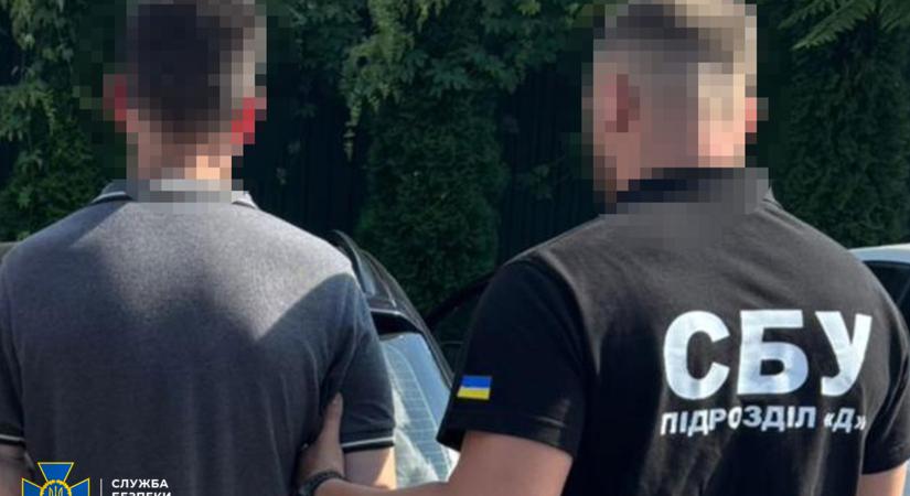 Kárpátalján lelepleztek egy határőrt, aki a „Sljah” rendszeren keresztül a külföldre kiutazott hadkötelesek „legalizálására” irányuló sémában vett részt