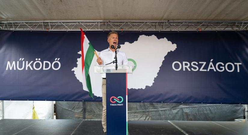 „Ők vannak kormányon 15 éve. És még 8 hónapig” – Magyar Péter üzent Takács Péternek, miután nincs ivóvíz a székesfehérvári szülészeten