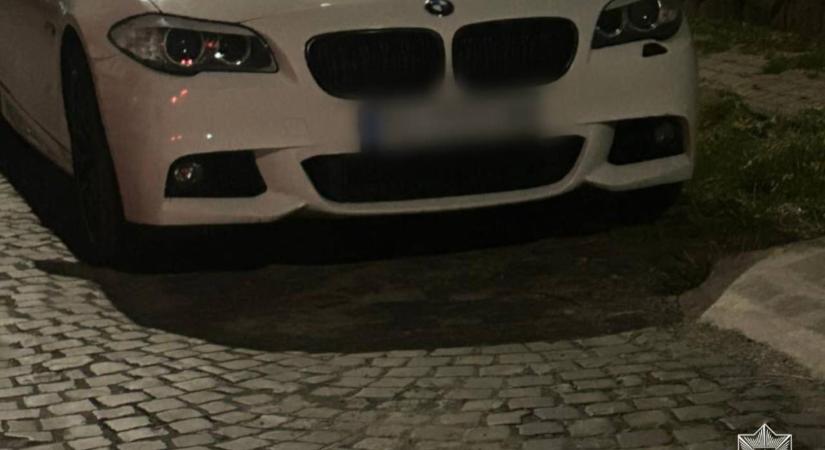 Ungváron őrizetbe vettek egy jogosítvány nélküli, kábítószer hatásának jeleit mutató sofőrt