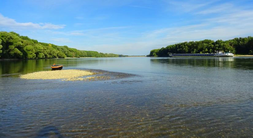 Újabb dunai strandot zártak be a rossz vízminőség miatt