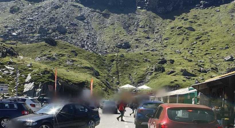 Torlódás a Transzfogarasi úton, az Olt-völgyében és a Szeben–Brassó útvonalon