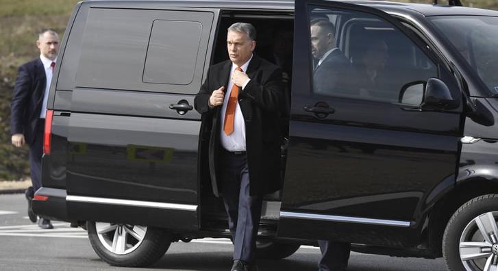 “Orbán autójaként” árulja valaki