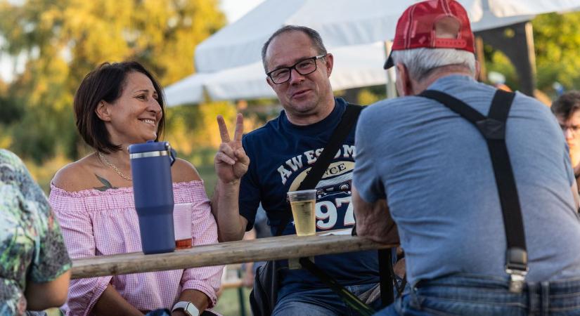 Fröccspong és Olaszrizling: nagyot szólt a neszmélyi Fröccspiknik