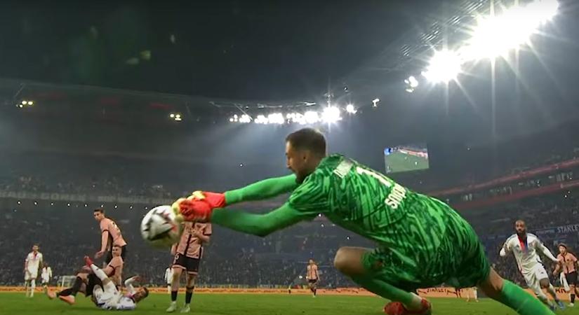 Donnarumma már csomagol? Óriási meglepetés lehet az átigazolása