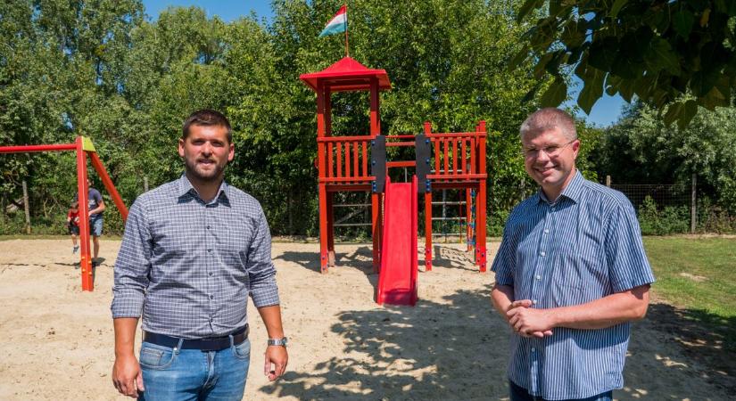Játszóterek, mosolyok és összefogás napja Tompaládonyban