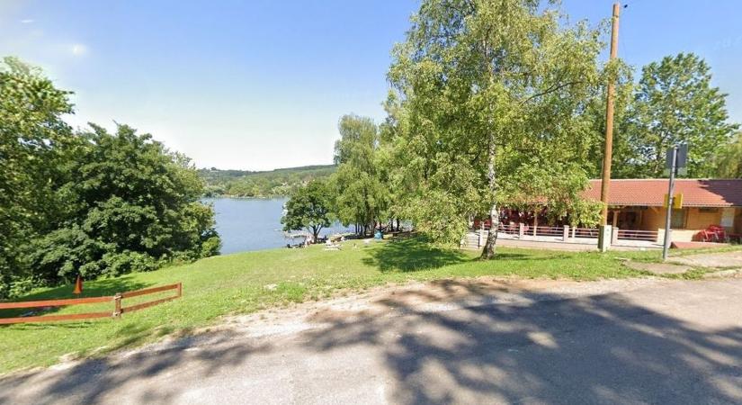 Ez a hétvége sem telt el tragédia nélkül: belefulladt egy férfi a vízbe a dunántúli strandon