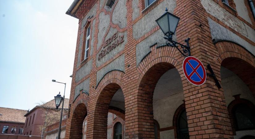 Székesfehérvári kórház: nem jártak szerelők vajúdó nő mellett