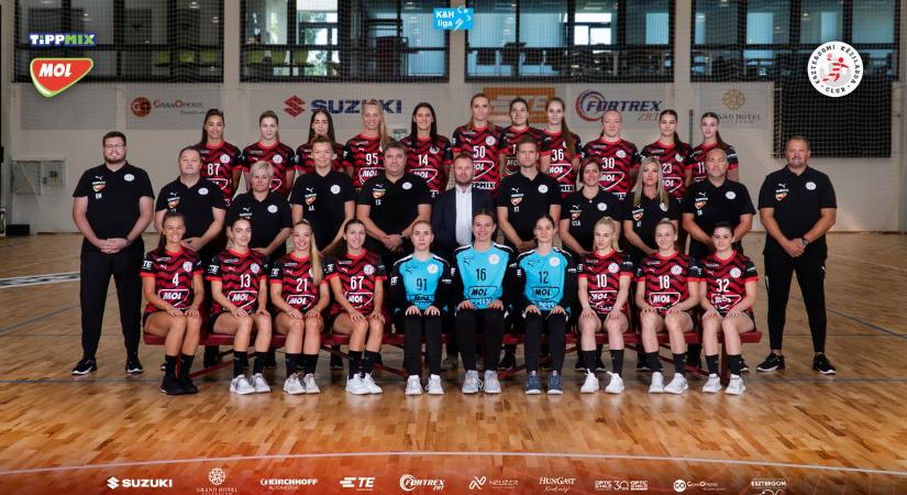 A csodalányok és Elek Gábor a mennybe mehet: az Esztergomi Kézilabda Club nívós mezőnybe került be