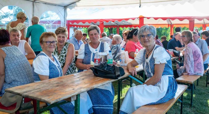 Fonál, ami összeköt – Falunap és értéktármegnyitó Hegyhátszentmártonban - fotók