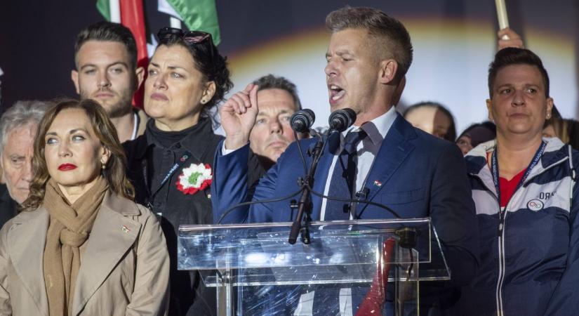 Magyar Péterről olyan állítás jelent meg, amit azonnal cáfolni volt kénytelen, ám ezt furcsa körülmények közt tette