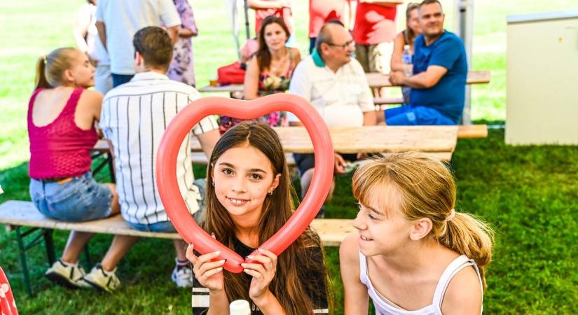 Fergeteges bállal ünnepelt Szárazd a falunapon (galériával)