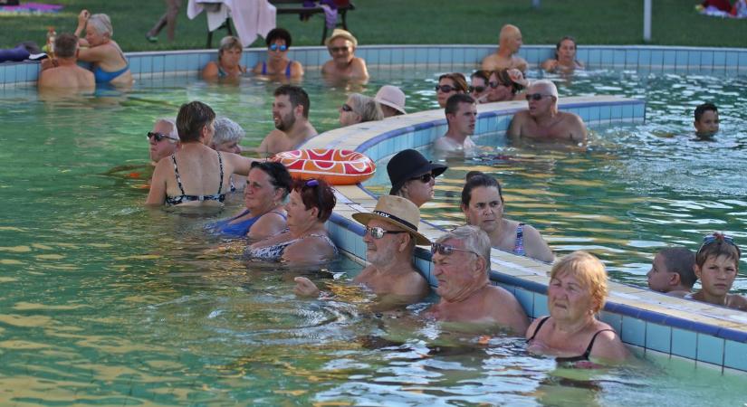 Siralmas állapotból varázsolták újjá. Hat év után ismét fogad látogatókat a zalai város strandfürdője (galéria)