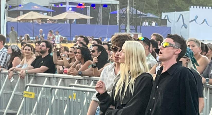 Anya Taylor-Joy is a Szigeten csapatta
