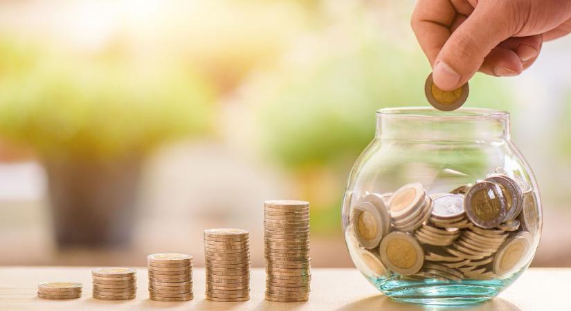 Nem is tudják a magyarok, de ezekkel a módszerekkel tízezreket lehet spórolni – lista a trükkökről a kiadások csökkentéséhez