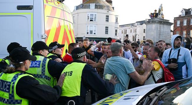 Londoni tüntetések: több mint 450 embert vettek őrizetbe a Palestine Action betiltása miatt
