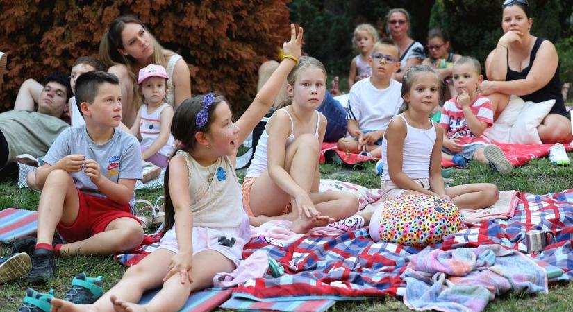 Így mesélt a fenyőkert az Avasi Arborétumban - fotók