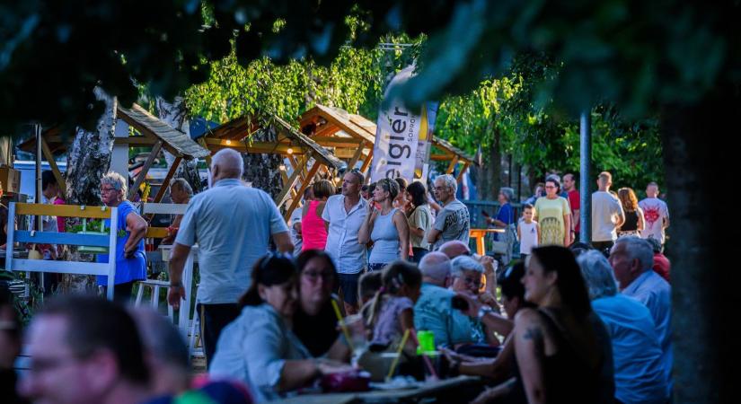 Fehértől a vörösig - Végigkóstolták Hegykőn a nyár ízeit - Képgaléria