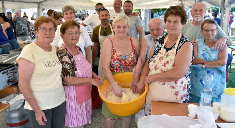 A 75 éveseket is köszöntötték a falunapon Ásványrárón, a sztárvendég a Groovehouse volt - Képgaléria
