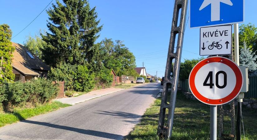 Újragondolnák a közlekedést Tatán, változásokat szeretnének a helyiek