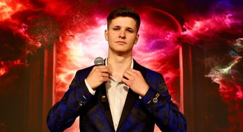„Tíz éven belül családot szeretnék” – Foglalt a Zámbó Jimmy hangján éneklő fiatal tehetség, Bradics Jácint szíve
