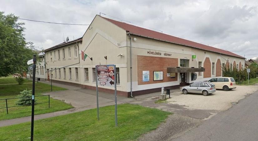 Majdnem negyven év után megújul a kultúrház, Földeák a fenntartható fejlődés irányába indult el