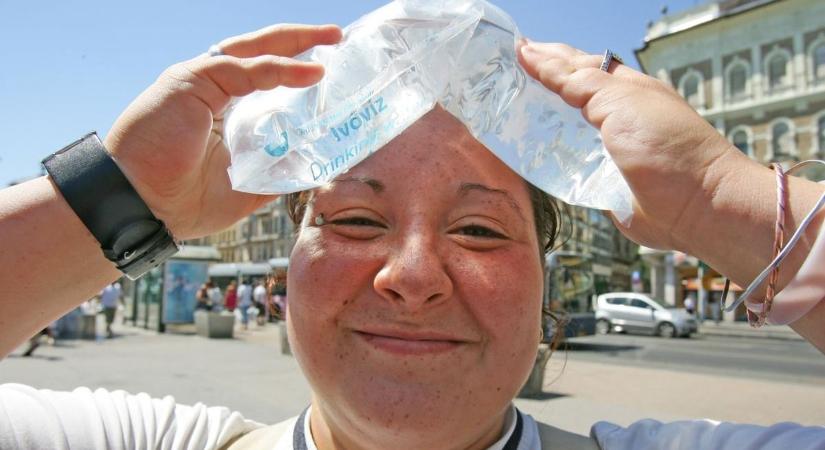 Sült tojás a járdán? A hétfői kánikulában simán megtörténhet!