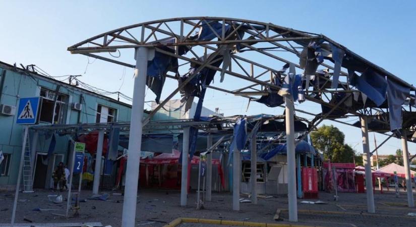 Orosz légicsapások Zaporizzsjában – 20 sérült, autóbusz-állomás és klinika is károsult