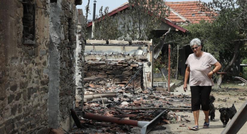 45 ház és 60 hektárnyi termőföld, erdő és rét semmisült meg a tűzvészekben