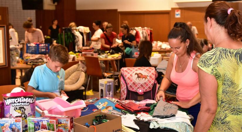 Rengeteg értékes holmi gazdát cserélt a rendhagyó szolnoki vásáron – galériával
