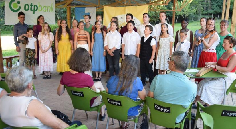 Néptánccal, népzenével szólították meg a fiatalokat ebben a göcseji táborban (galéria)