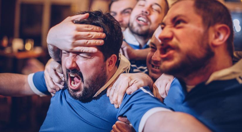 Kész horror lett a vidéki meccs vége: kerékszúrással bosszulta meg az edző döntéseit a focidrukker