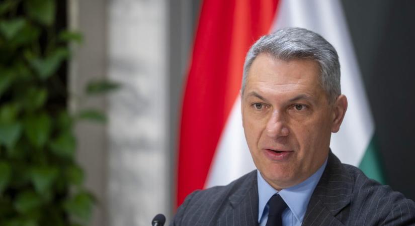Lázár komolyan gondolja: 500 milliárd is lehet a 32 kilométeres M100-as gyorsforgalmi megépítése