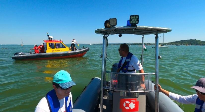 Vízimentők küzdöttek egy nő életéért a Balatonnál, sajnos nem tudták megmenteni