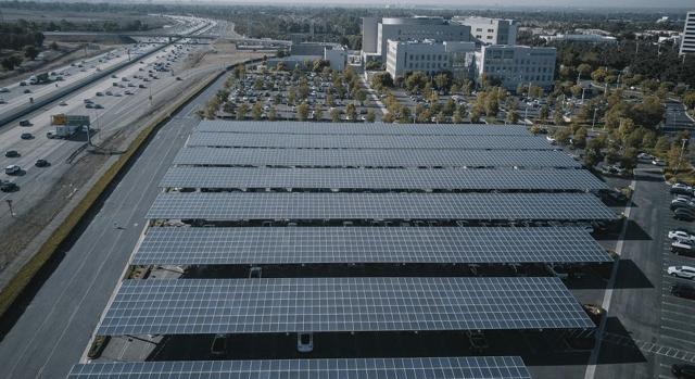 A vállalati energiahatékonyság új korszaka: az ipari napelemrendszerek