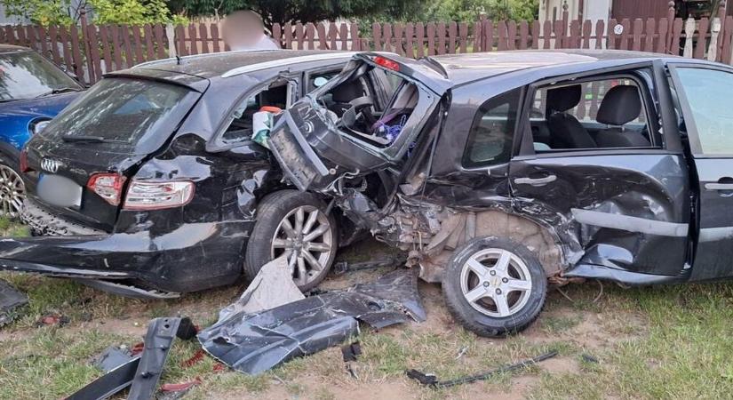 Brutális balesetet rögzített a térfigyelő Szolnokon, mindenki hallotta a csattanást – videóval
