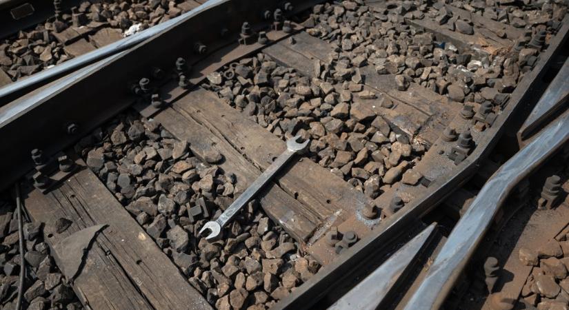 40 milliárdot tol a kormány a cégbe, amelyből a tulajok kivettek 10 milliárdot