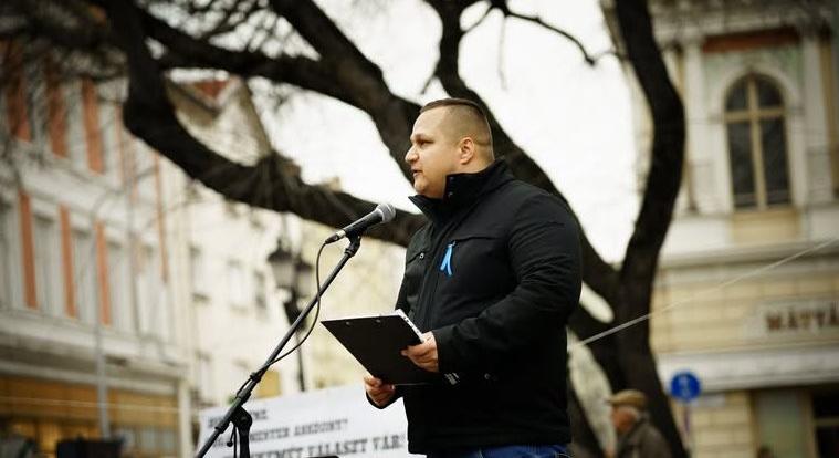 Visszalépett a DK kecskeméti képviselőjelöltje, hogy ne álljon a változás útjába