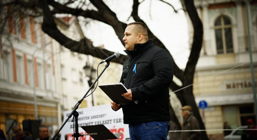 Visszalép a választástól a DK kecskeméti jelöltje, mert nem állhat „a változás útjába”