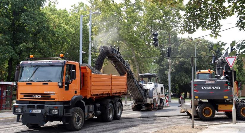Teljes útzár és forgalomkorlátozás aszfaltozás miatt – erre készülj a következő napokban!