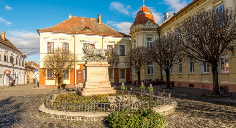 A csalók már az önkormányzatokra is kivetették a hálójukat: zárt rendszereket követel a lakosság