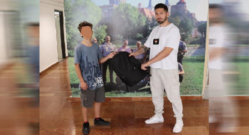Esztergomi szabadidőparkból vitt el egy hátizsákot, a térfigyelő kamera segítségével azonosították