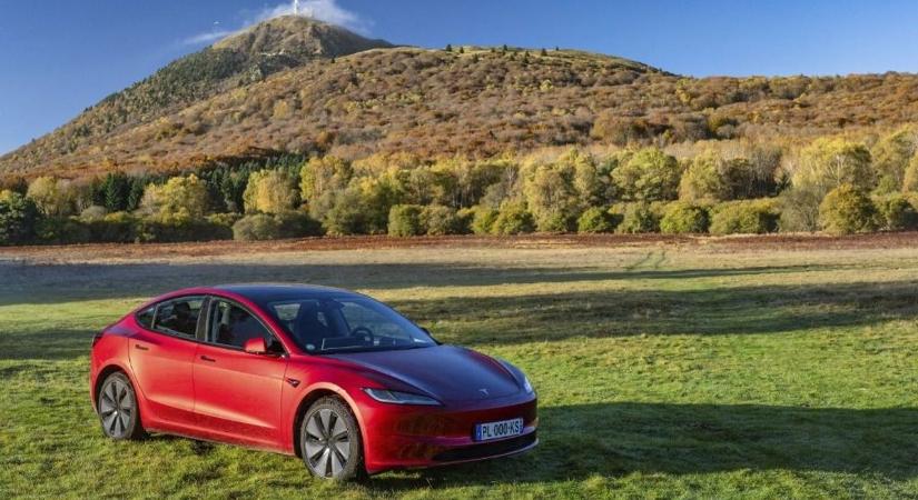 Nem hagyja magát, szembe száll a kínai elektromosautó-gyártókkal a Tesla: jönnek Musk új modelljei óriási hatótávval