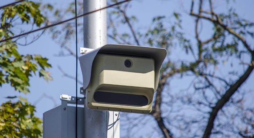 Ha így vezet, akkor is büntetést kaphat, ha nem méri be a traffipax