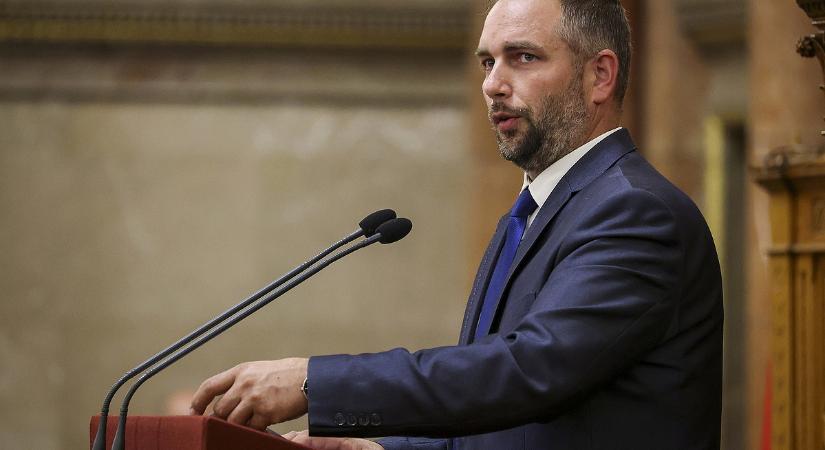 Lőfegyvert adna a kiváltságosok kezébe a Mi Hazánk