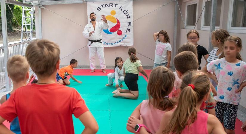 A Bregyó napközis táborban tartott bemutató dzsúdóedzést a Sport Start Kör SE