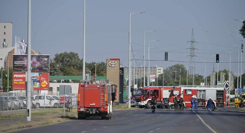 Így néz ki a gázömlés miatt lezárt útszakasz Szegeden