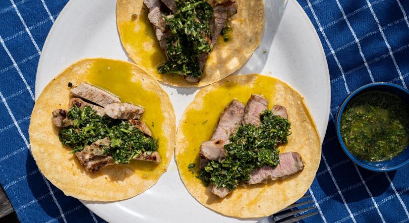 Lime-os, jalapenós tarja chimichurrival